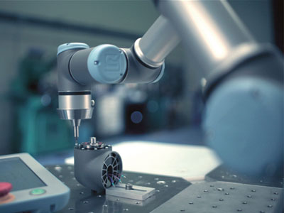What is the difference with the traditional collaborative robot robot?