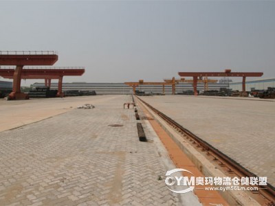 庫區(qū)緊臨襄陽東站,周邊有內(nèi)燃機車廠,內(nèi)部食宿俱全.