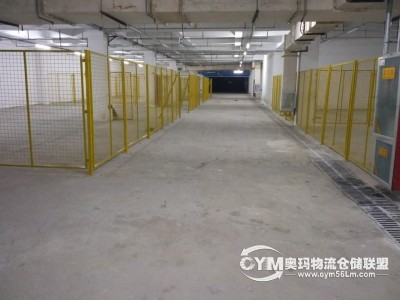 倉庫在-1樓整層，倉庫是地下庫，可以直接開車到庫位裝卸