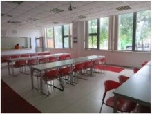 配置高標(biāo)辦工樓及員工餐廳