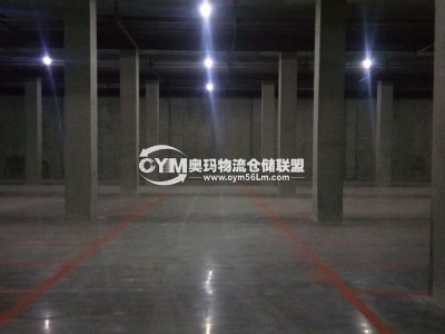 有專用存儲(chǔ)工具，專業(yè)貨架，專業(yè)存儲(chǔ)工具，區(qū)域標(biāo)識(shí)清楚，規(guī)范。