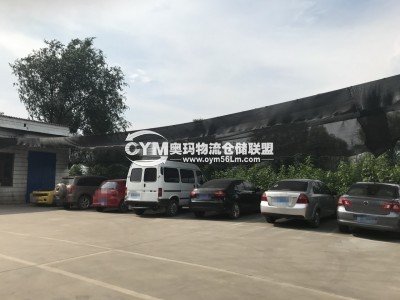 位于倉庫北門拍攝