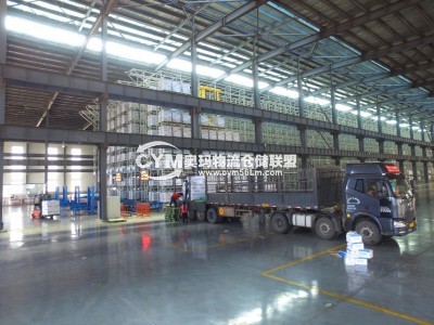 掛車(chē)進(jìn)庫(kù)作業(yè)