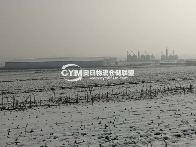 遠處眺望倉庫外部圖