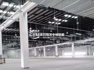 第1層橫向、縱向柱間距12米、第2層橫向、縱向柱間距24米。