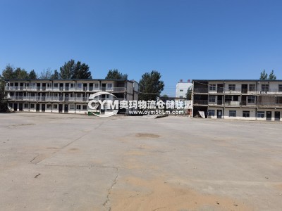 場(chǎng)地空曠，可以自由?？寇?chē)輛
