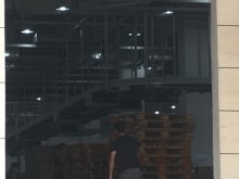 庫(kù)內(nèi)貨梯