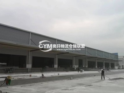 雙邊月臺，月臺寬度4.5米，月臺高度1.3米，雨棚6米，配備升降平臺及自動滑升門