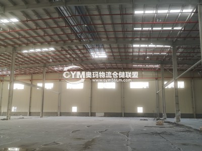 倉庫凈高12米，柱距12*25米，荷載3噸/平方米，鋼纖維金鋼砂耐磨地坪；丙二類倉庫