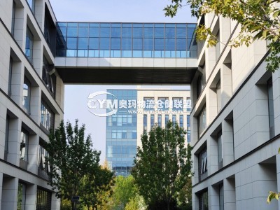 布局方正合理，內(nèi)部使用率高，客貨梯分離，外立面預(yù)留足夠的隱蔽空間布置空調(diào)機(jī)位。