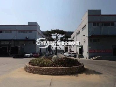 園區(qū)占地大于100畝，交通便利，設(shè)有南北兩處大門。